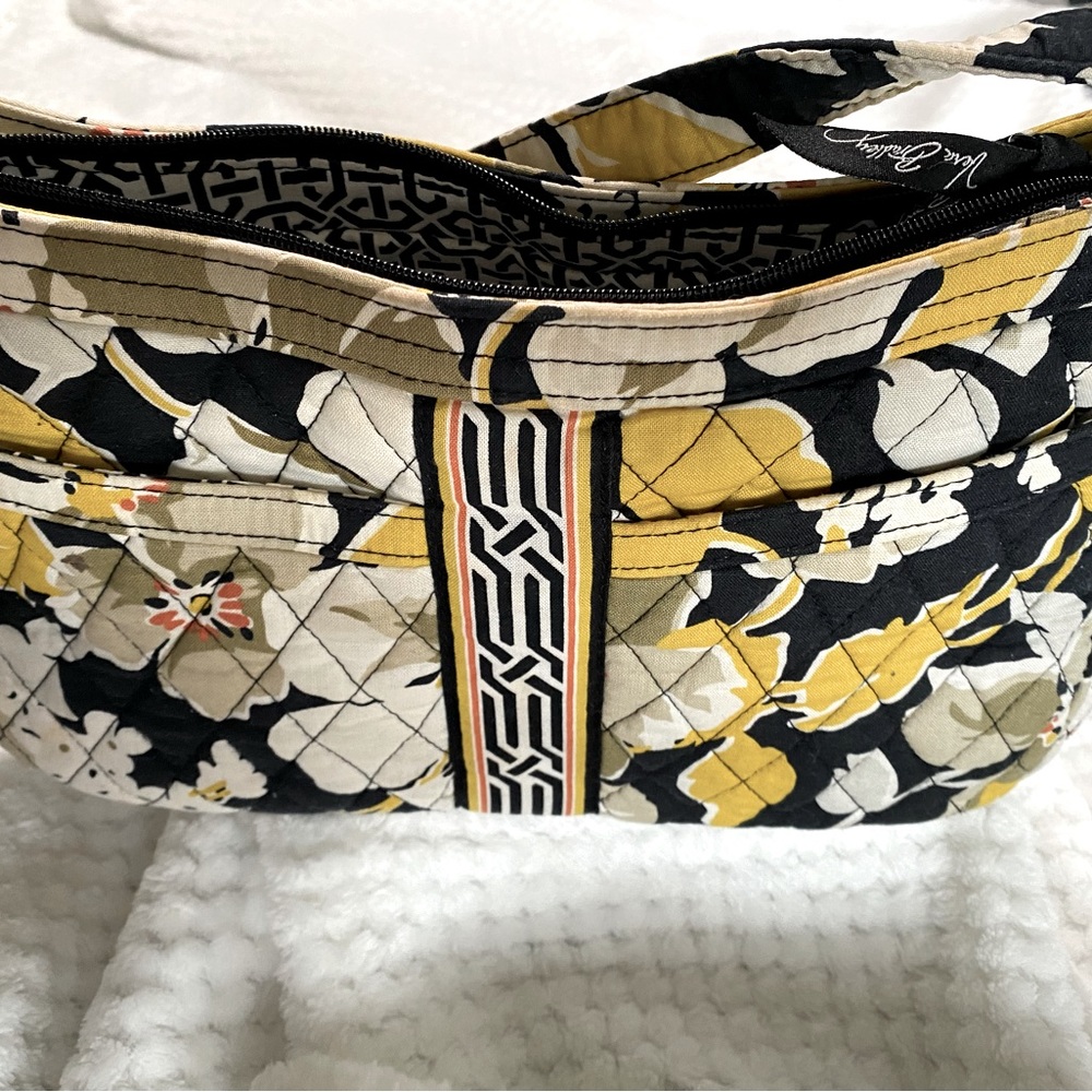 Vera Bradley handbag. Great condition $35